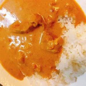 夏にぴったり！簡単！トマト缶でバターチキンカレー